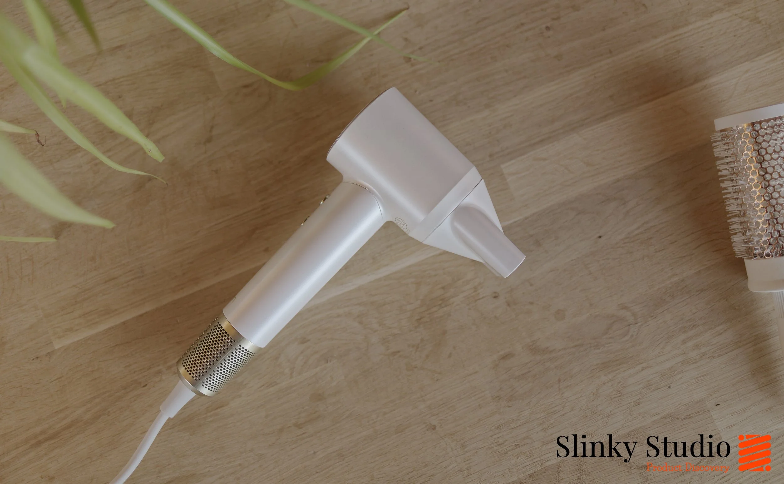 Laifen Swift Premium Hairdryer: Speedy Negative Ion Drying